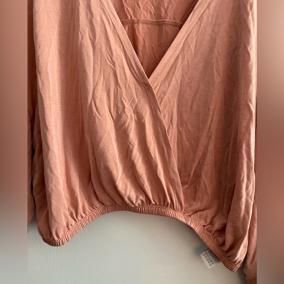 Soft forever 21 size M light soft pink top! - Picture 4 of 5
